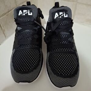 APL Mens Athletic Sneakers Black/White Ascend Size 7